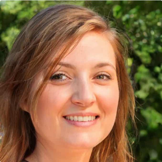 Dr. Marie Dubois